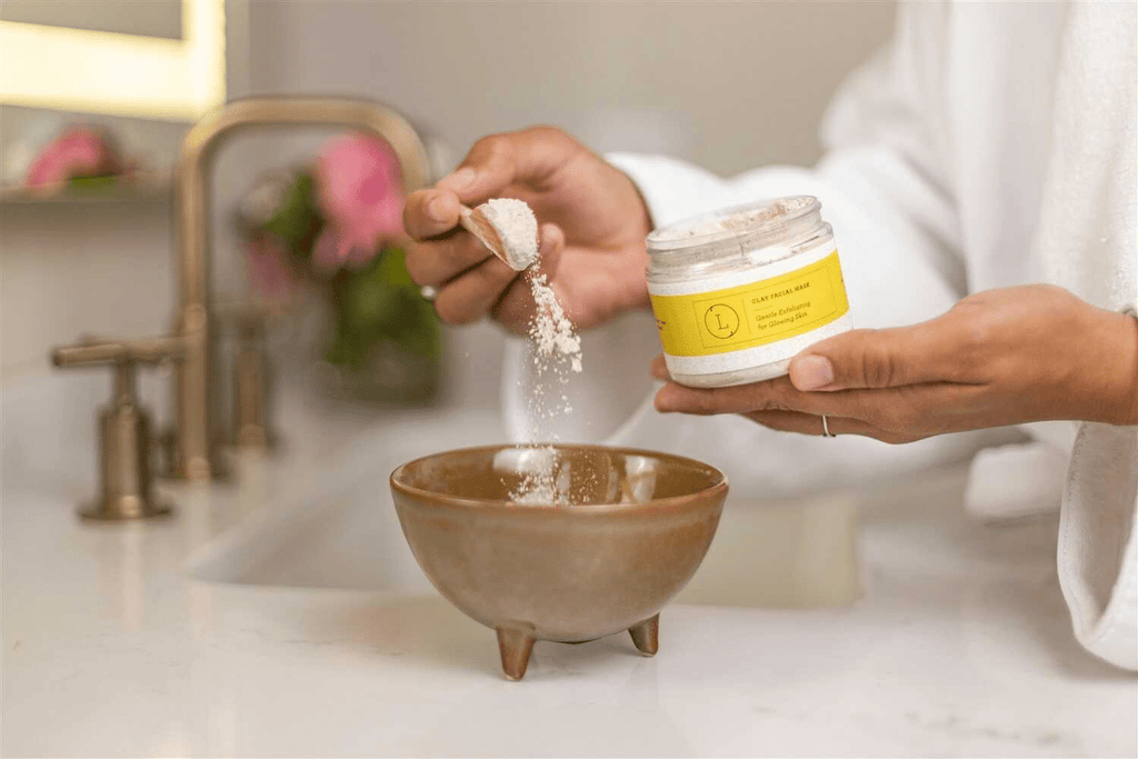 Lizush Natural Clay Facial Mask – Exfoliate and Glow